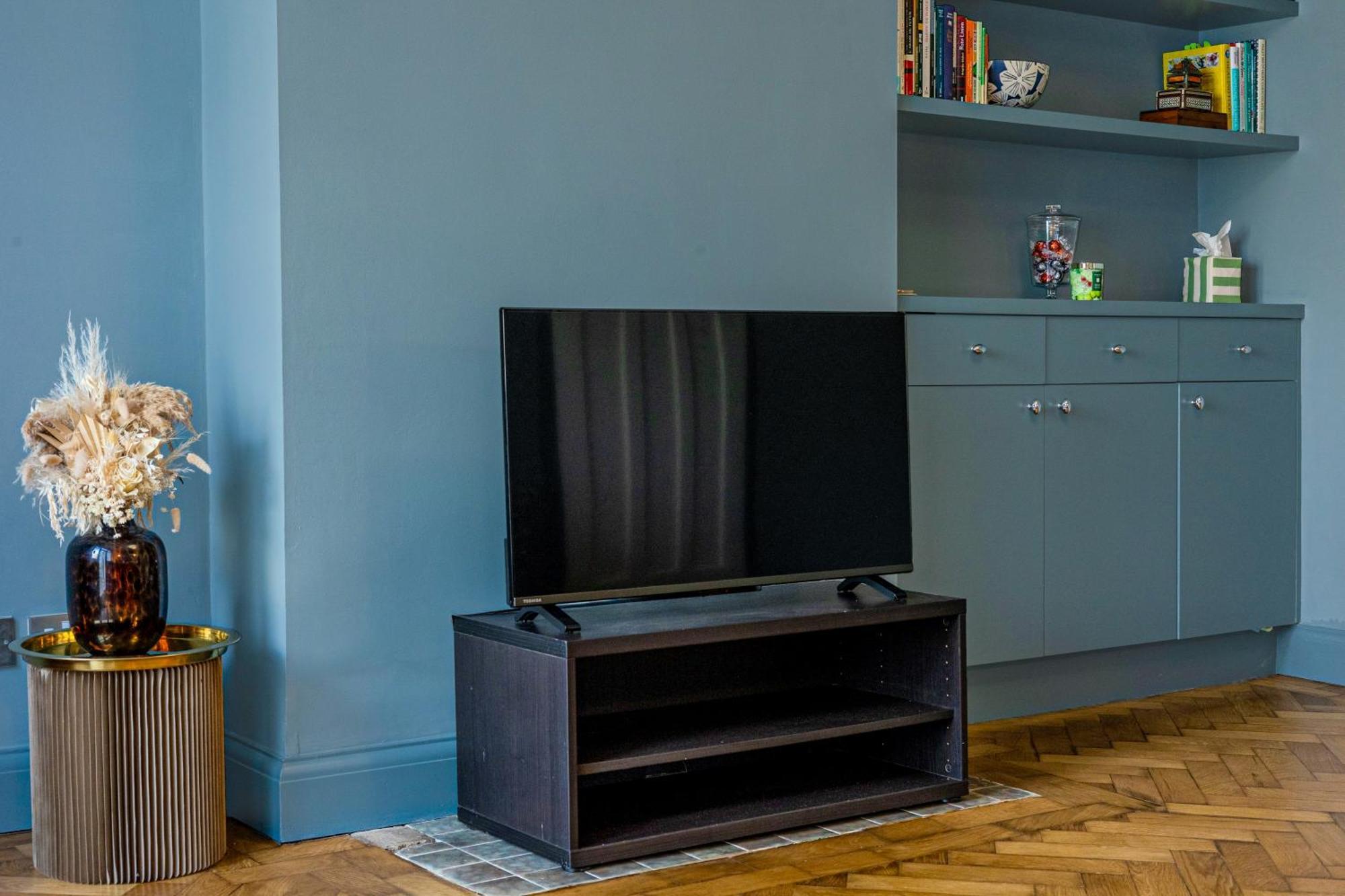Elegant 1br With Garden Near Neasden Station Appartamento *